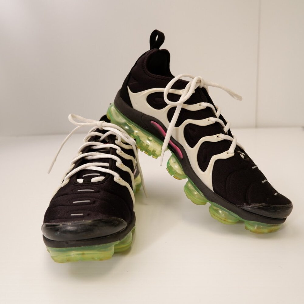 Nike Men Shoe 11 Air VaporMax Plus Athletic Low Lace Up Sneaker Do You Core Go